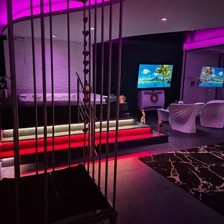 Love hotel Les Secrets *